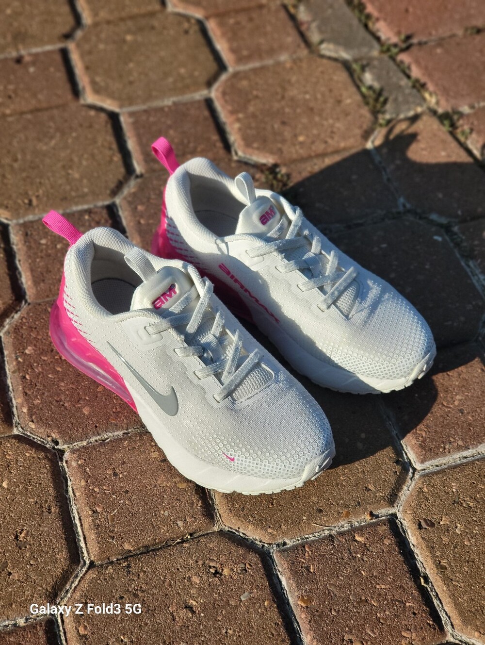 ♥️EUC♥️  Nike Girls Air Max White and Hot Pink Sport Sneakers